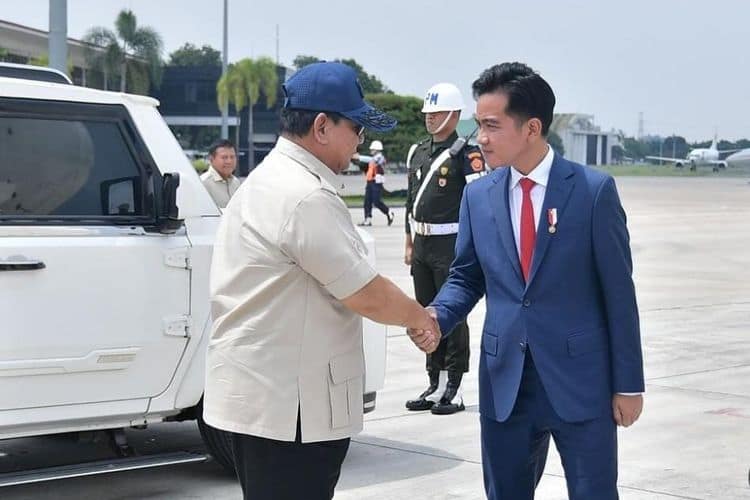Wapres Gibran Rakabuming Raka dan Presiden Prabowo Subianto di Lanud Halim Perdanakusuma, Jakarta Timur, Kamis (30/10/2025). (Dok. IG Gibran Rakabuming Raka)